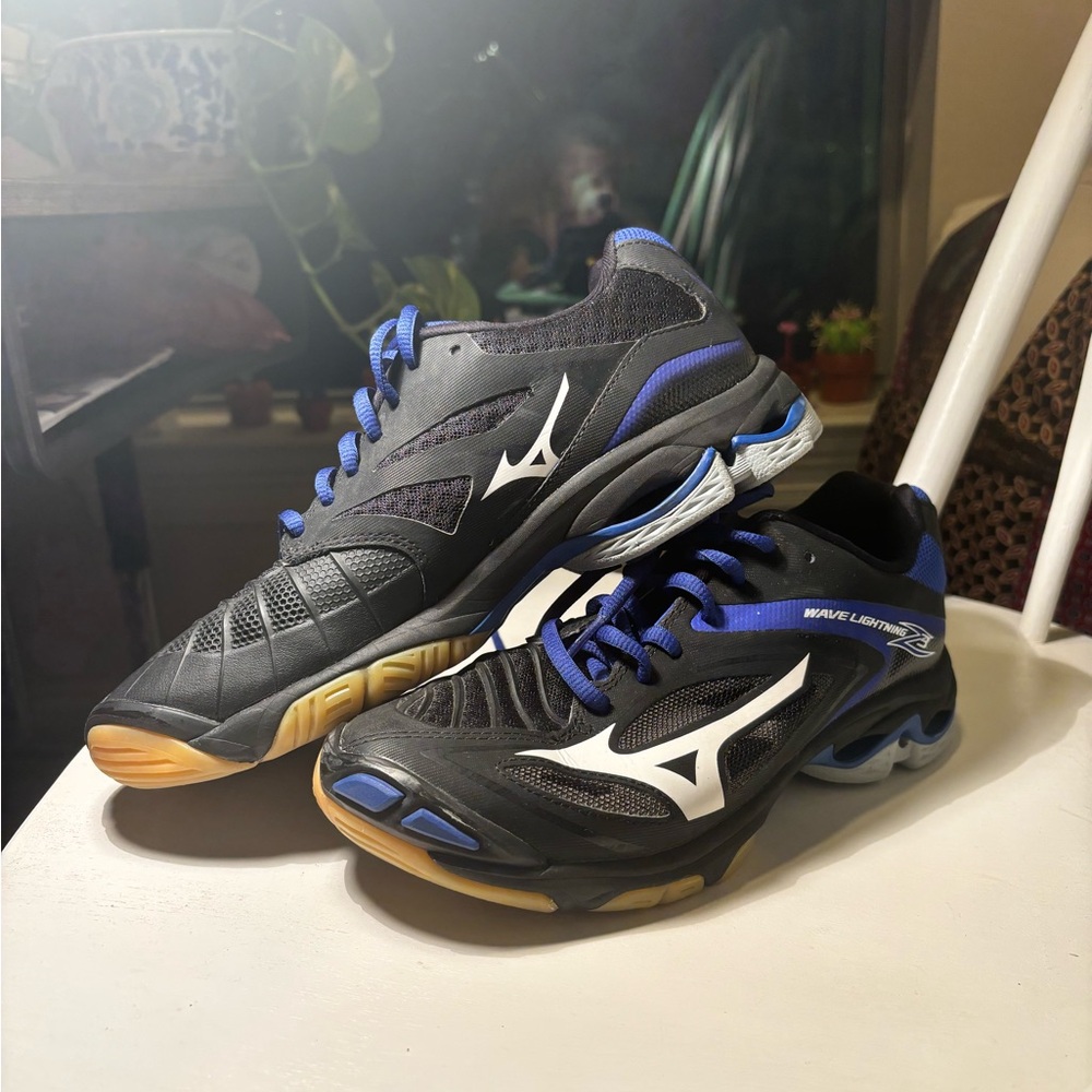 Mizuno Wave Lightning Z Black and Blue Shoes